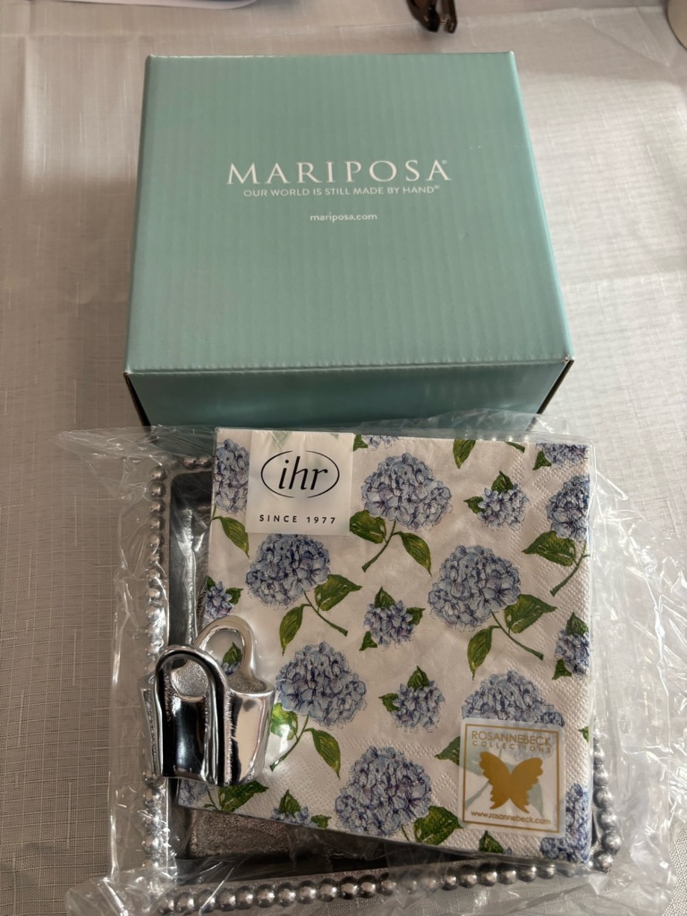 Mariposa Aqua Gift Set with Blue Hydrangea Napkins